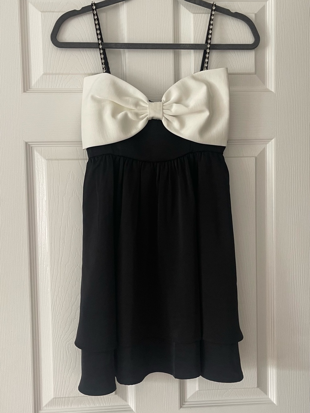 Mini dress w/ bow